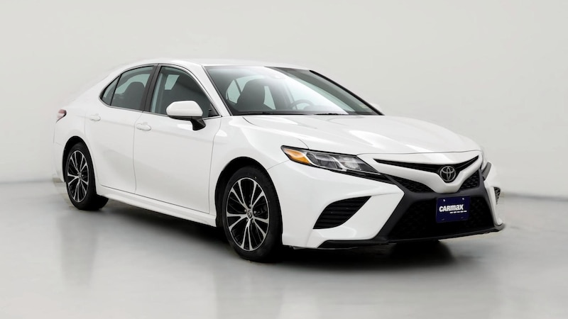 2020 Toyota Camry SE Hero Image