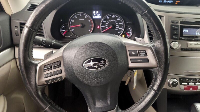 2013 Subaru Outback Premium 10