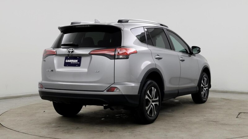 2017 Toyota RAV4 LE 8