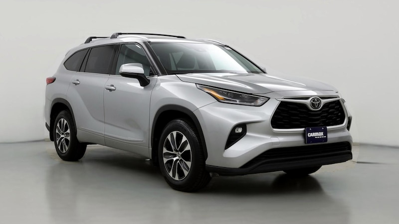 2021 Toyota Highlander XLE Hero Image