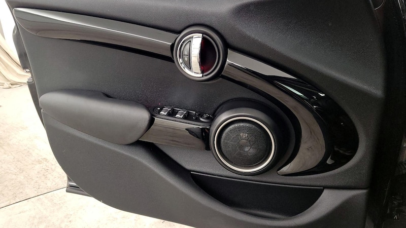 2015 MINI Cooper Hardtop S 12