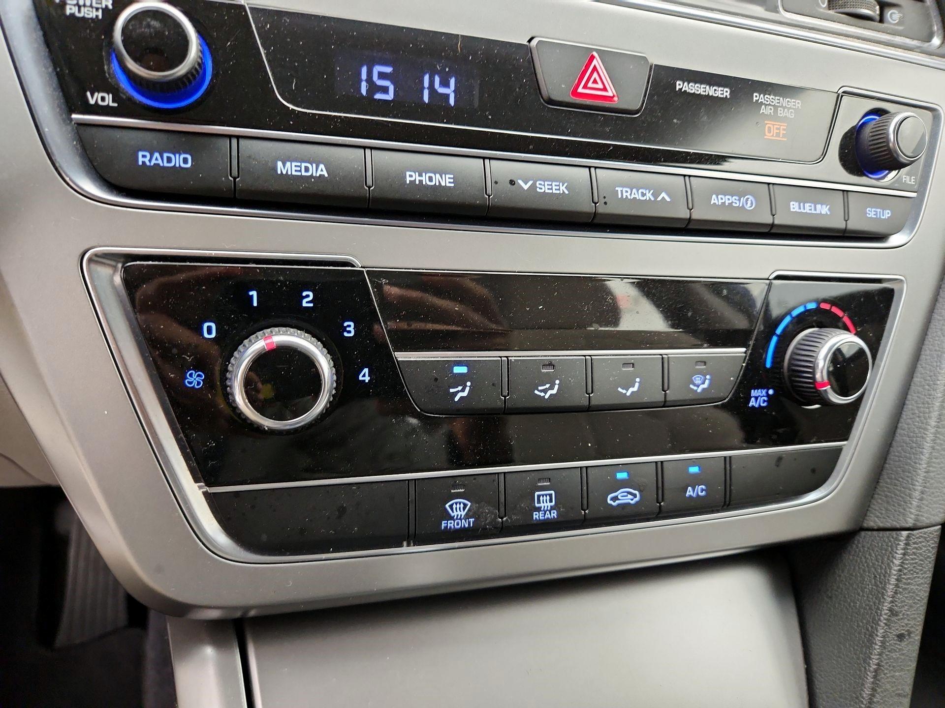Thumbnail: 2016 Hyundai Sonata - 16