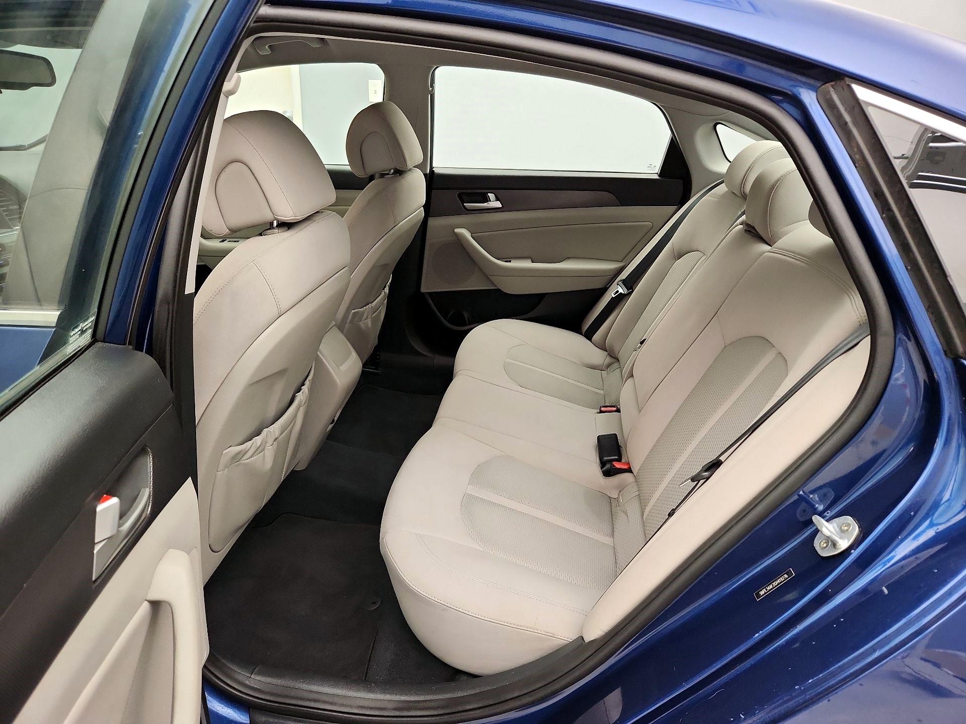 Thumbnail: 2016 Hyundai Sonata - 19