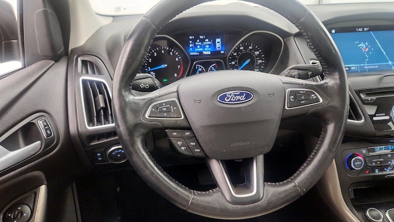 2017 Ford Focus Titanium 10