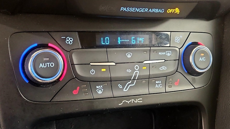 2017 Ford Focus Titanium 17