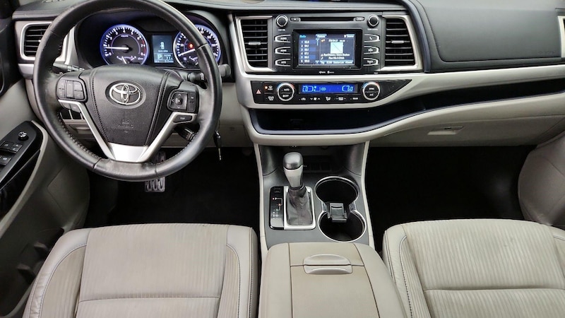 2015 Toyota Highlander Plus 9