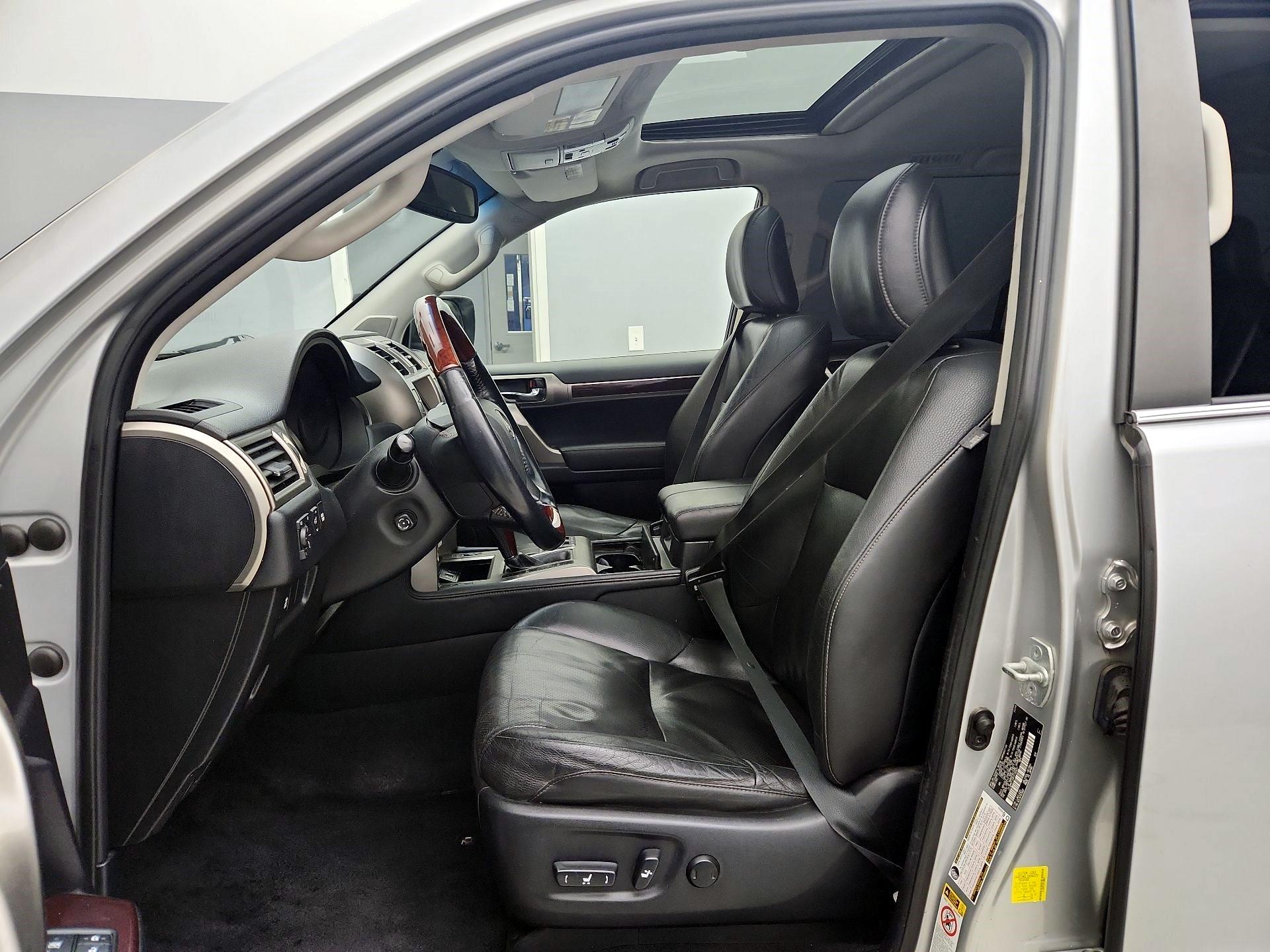 Thumbnail: 2015 Lexus GX - 11