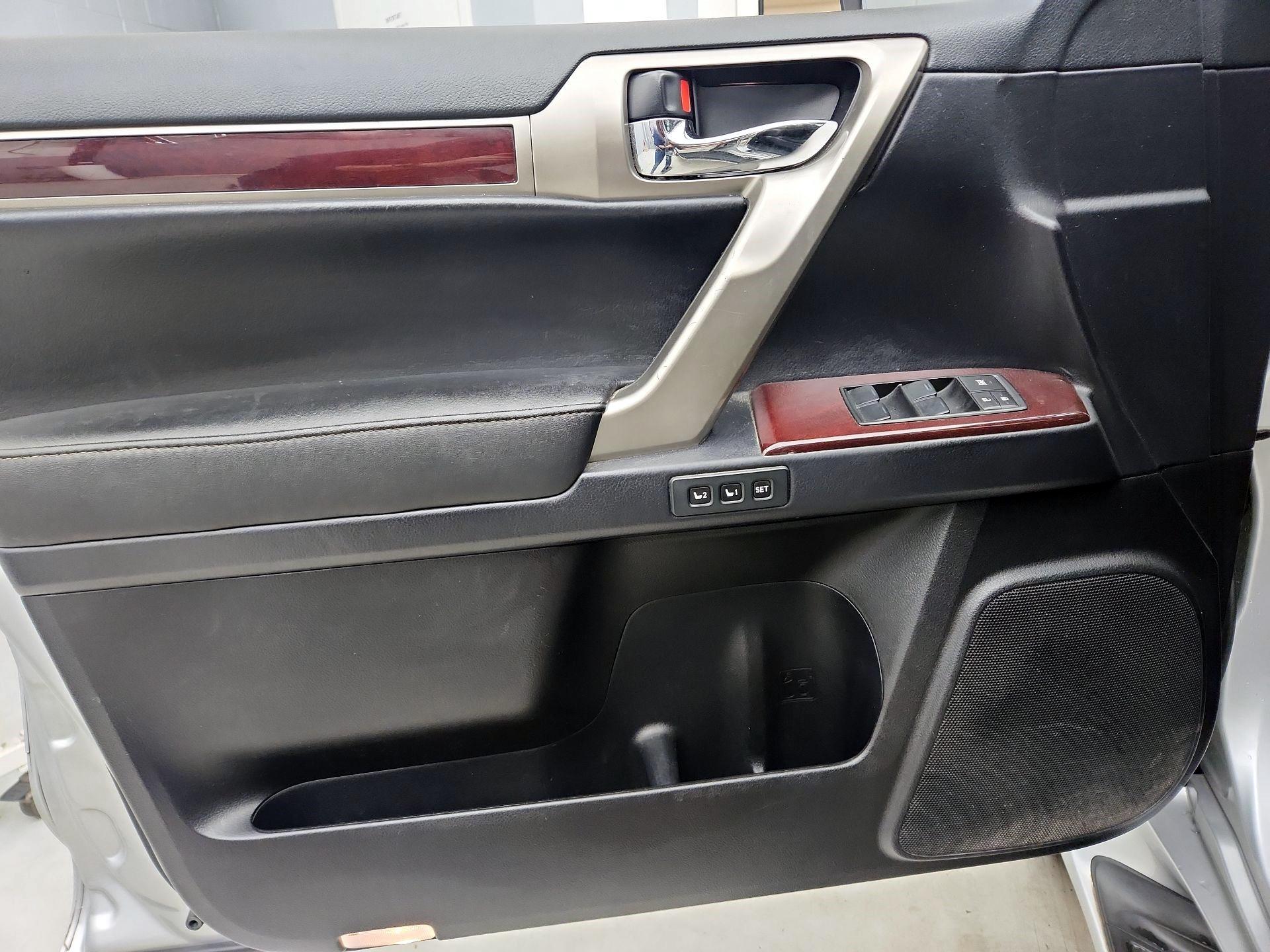 Thumbnail: 2015 Lexus GX - 12