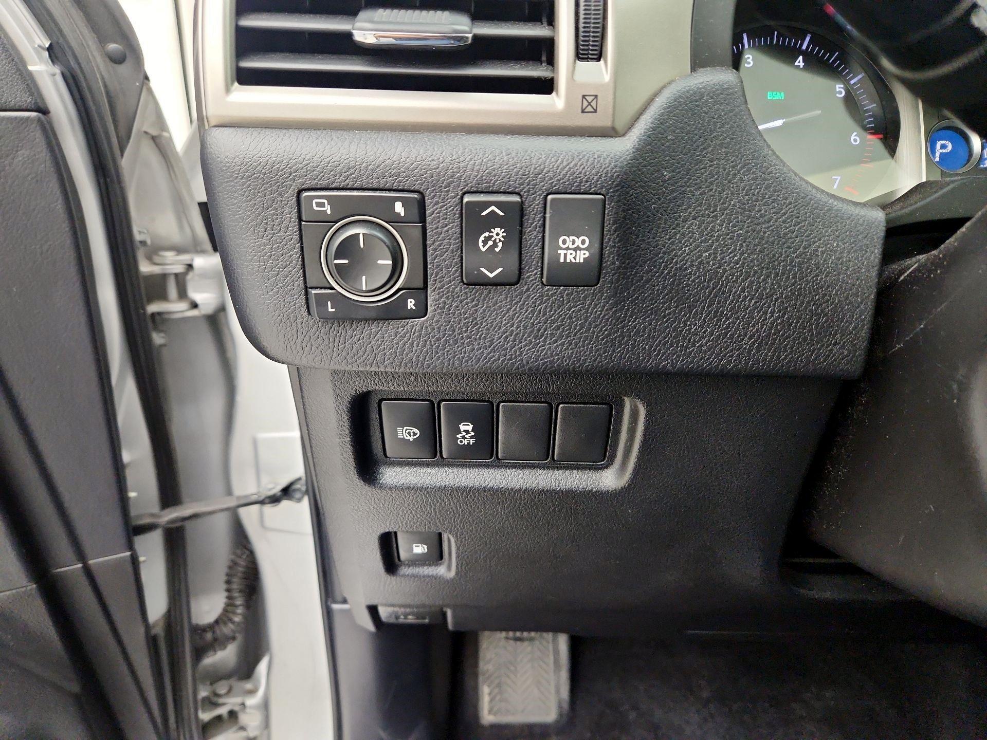 Thumbnail: 2015 Lexus GX - 13