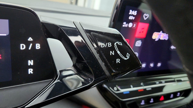 2023 Volkswagen ID.4 Standard 17