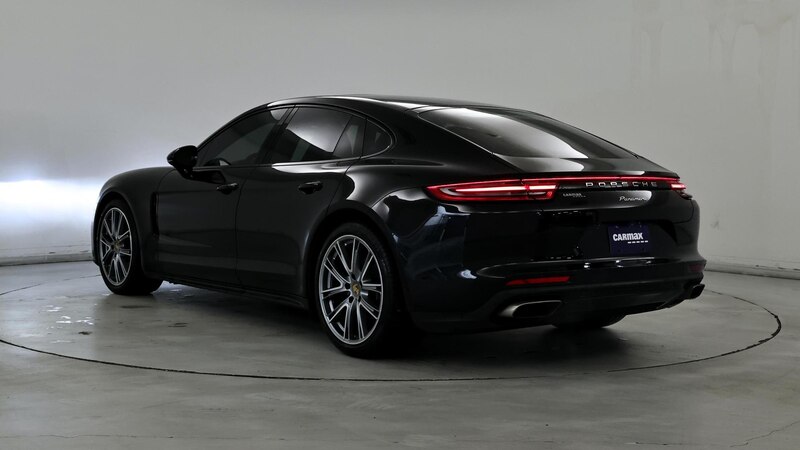 2018 Porsche Panamera  2