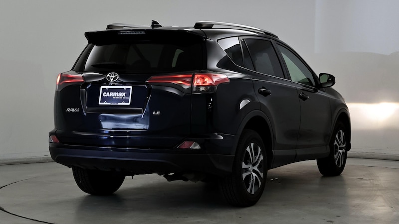 2018 Toyota RAV4 LE 8