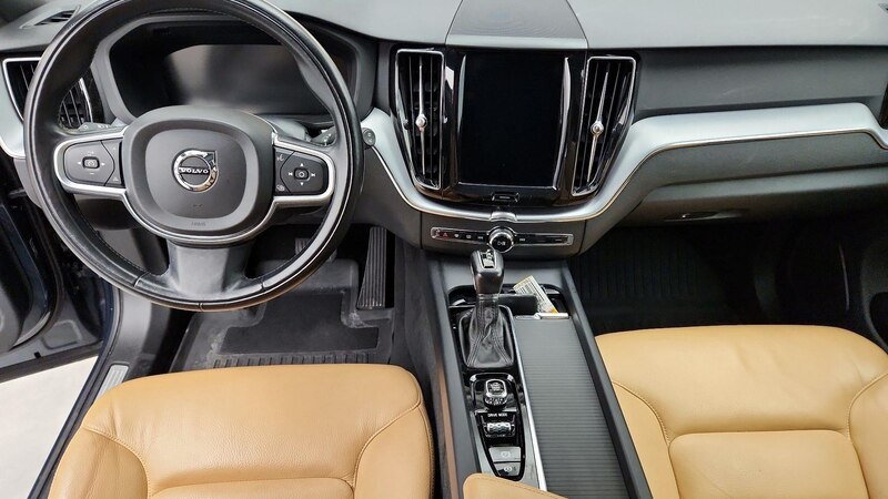 2018 Volvo XC60 T6 Momentum 9