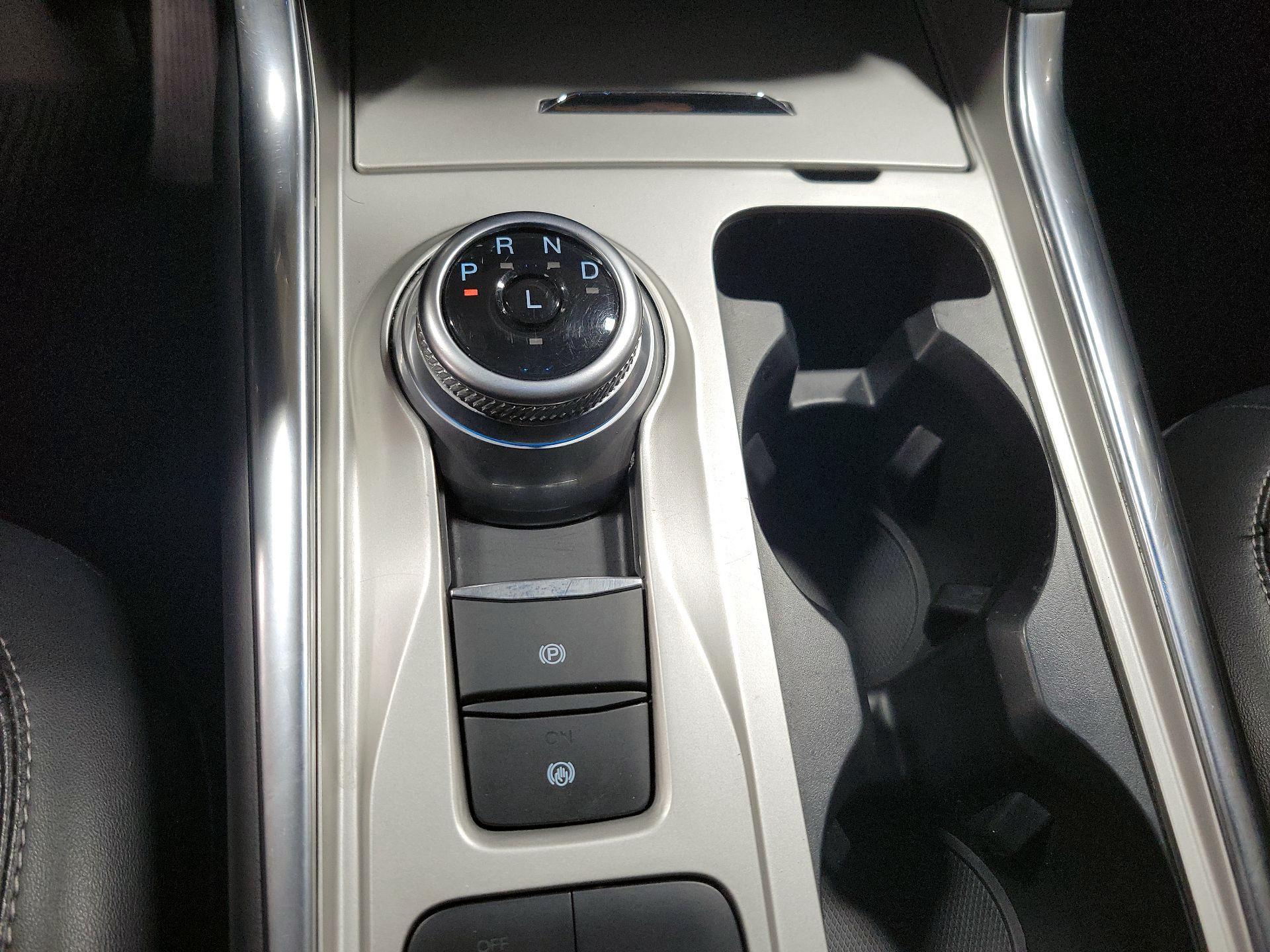 Thumbnail: 2021 Ford Explorer - 16