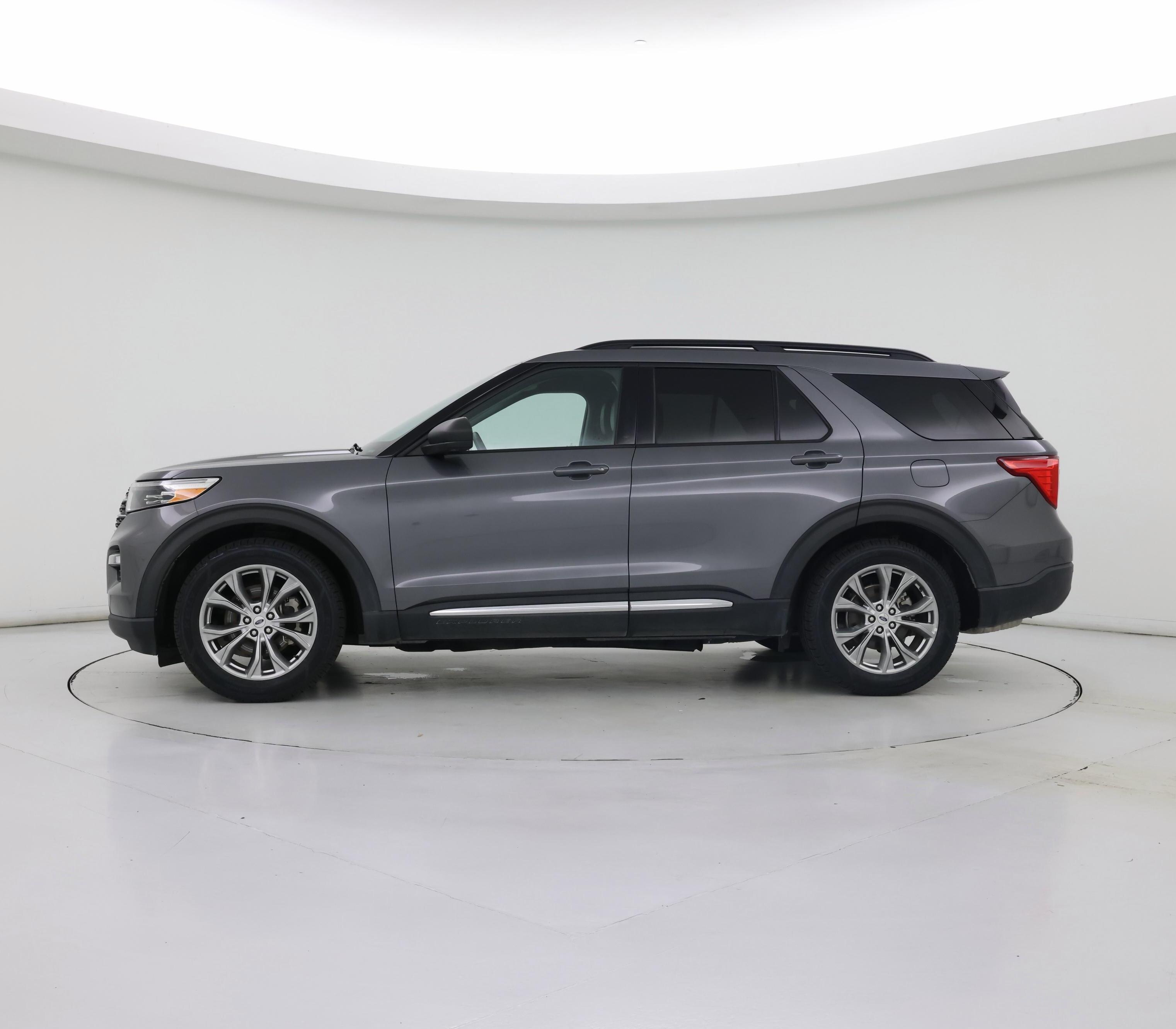 Thumbnail: 2021 Ford Explorer - 3