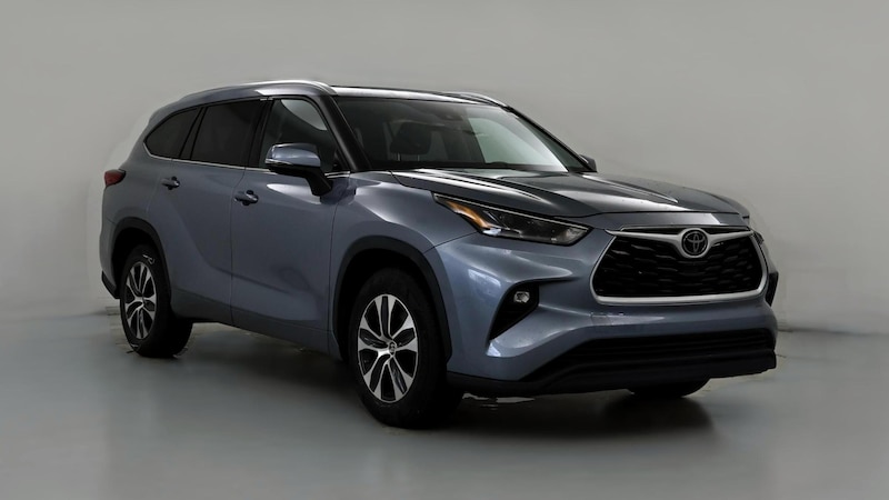 2021 Toyota Highlander XLE Hero Image