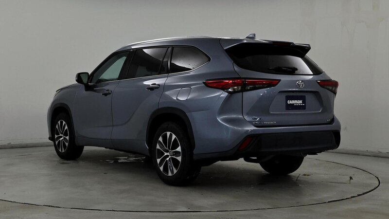 2021 Toyota Highlander XLE 2