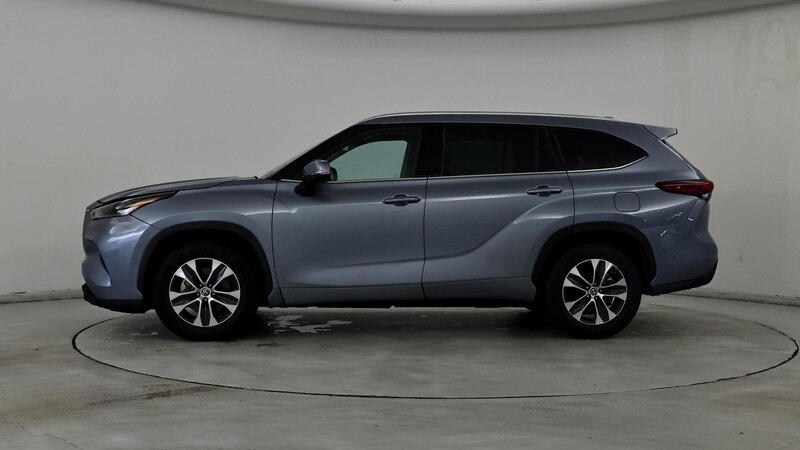 2021 Toyota Highlander XLE 3