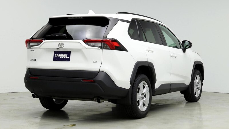 2019 Toyota RAV4 LE 8