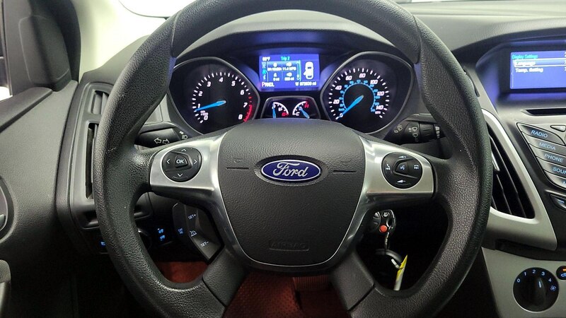 2014 Ford Focus SE 10