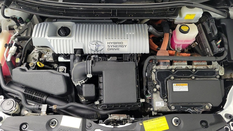 2014 Toyota Prius Two 18