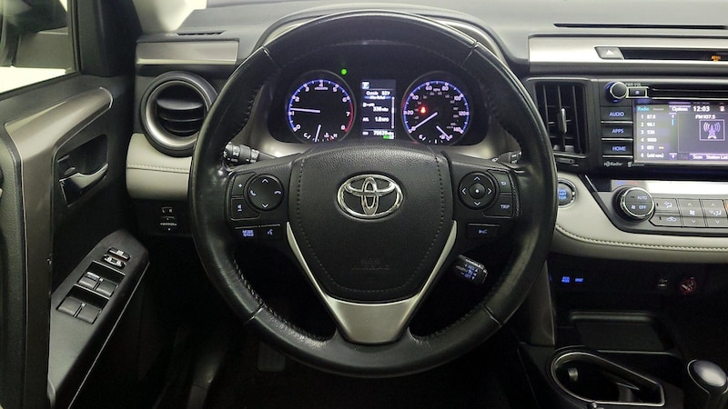 2018 Toyota RAV4 XLE 10