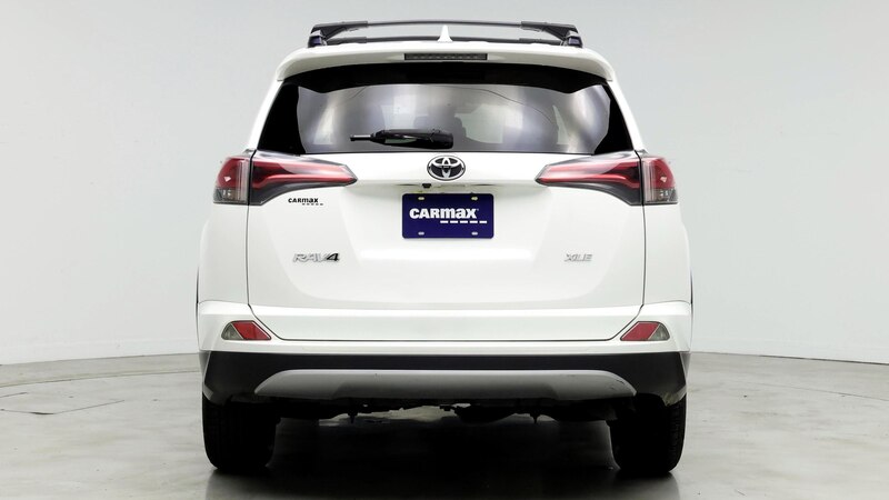 2018 Toyota RAV4 XLE 6