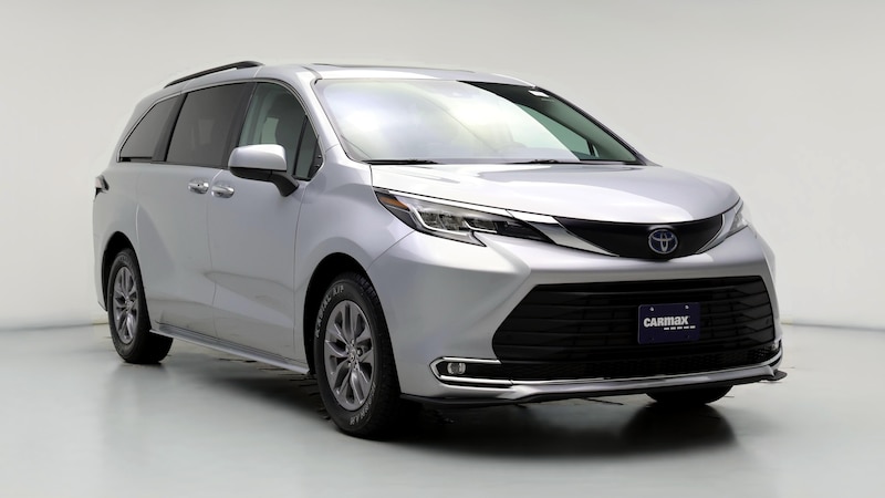 2023 Toyota Sienna XLE Hero Image