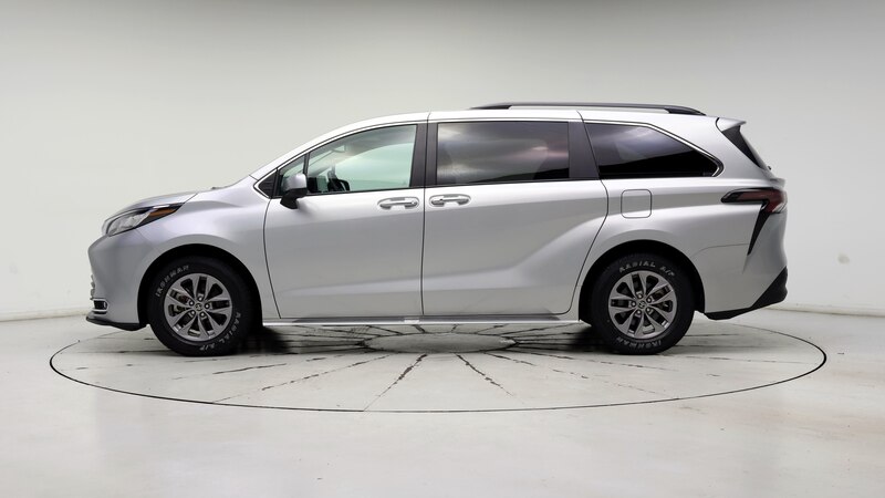 2023 Toyota Sienna XLE 3