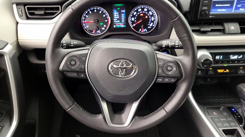 2020 Toyota RAV4 XLE 10