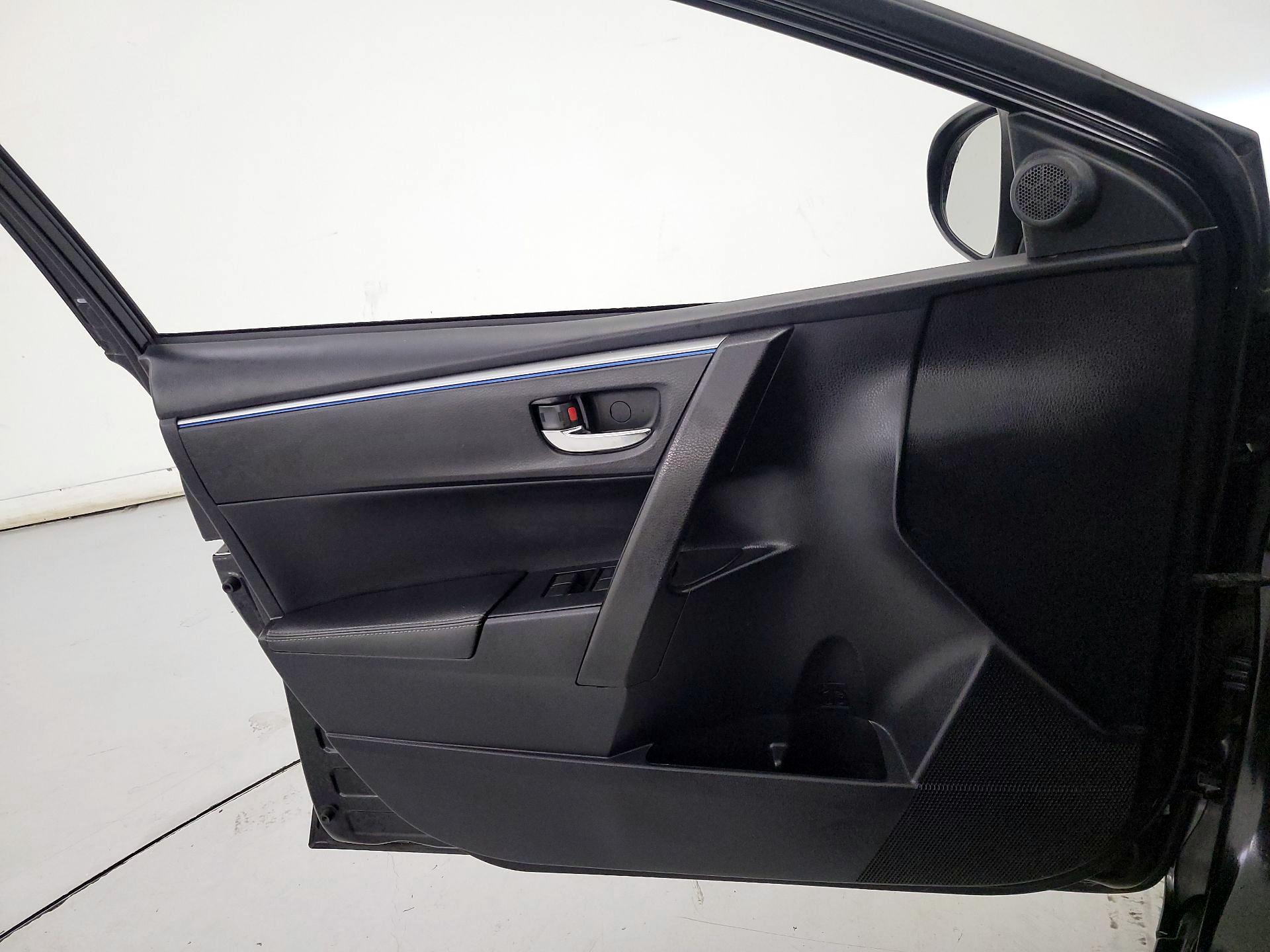 Thumbnail: 2014 Toyota Corolla - 12