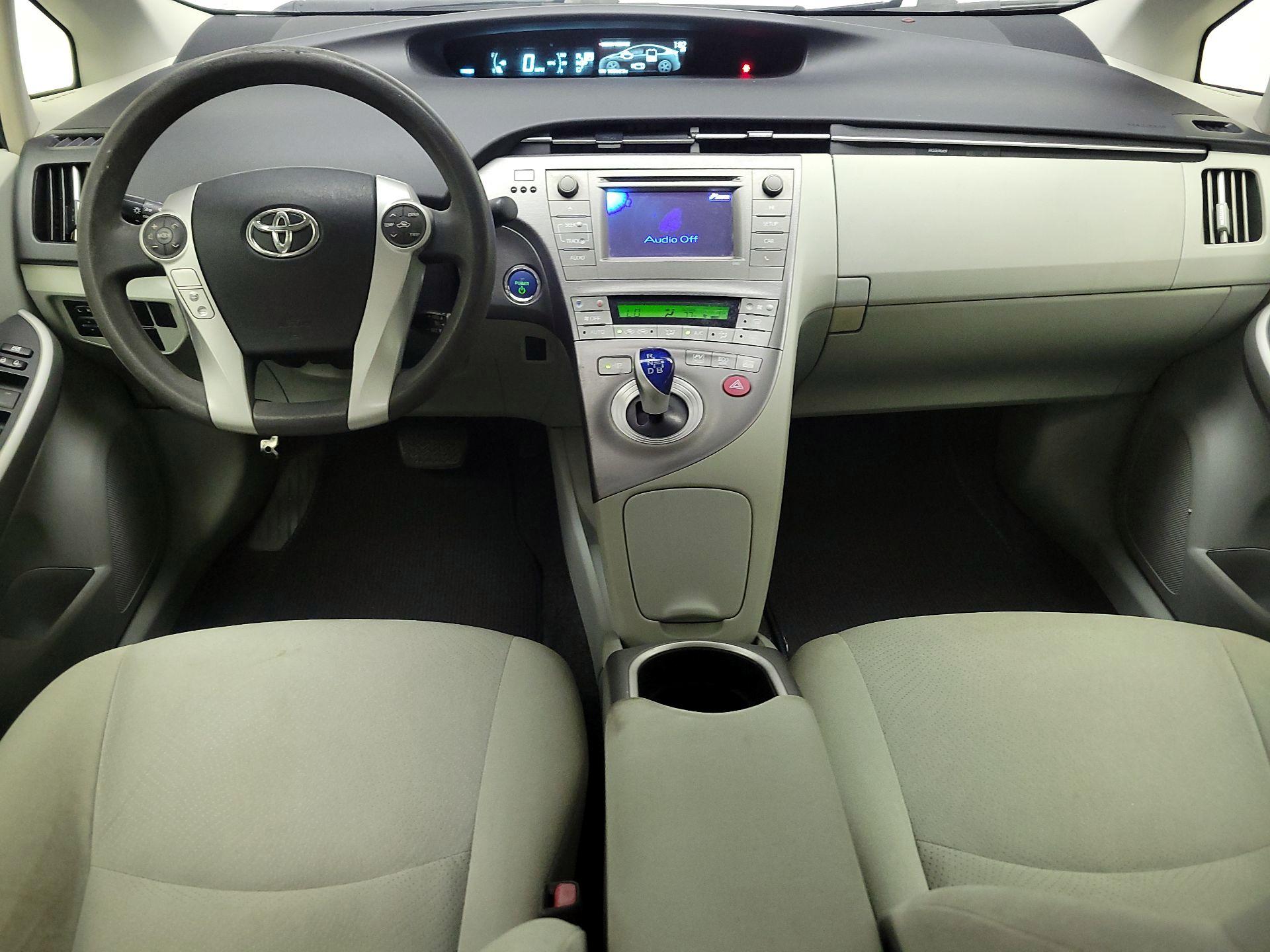 Thumbnail: 2014 Toyota Prius - 9