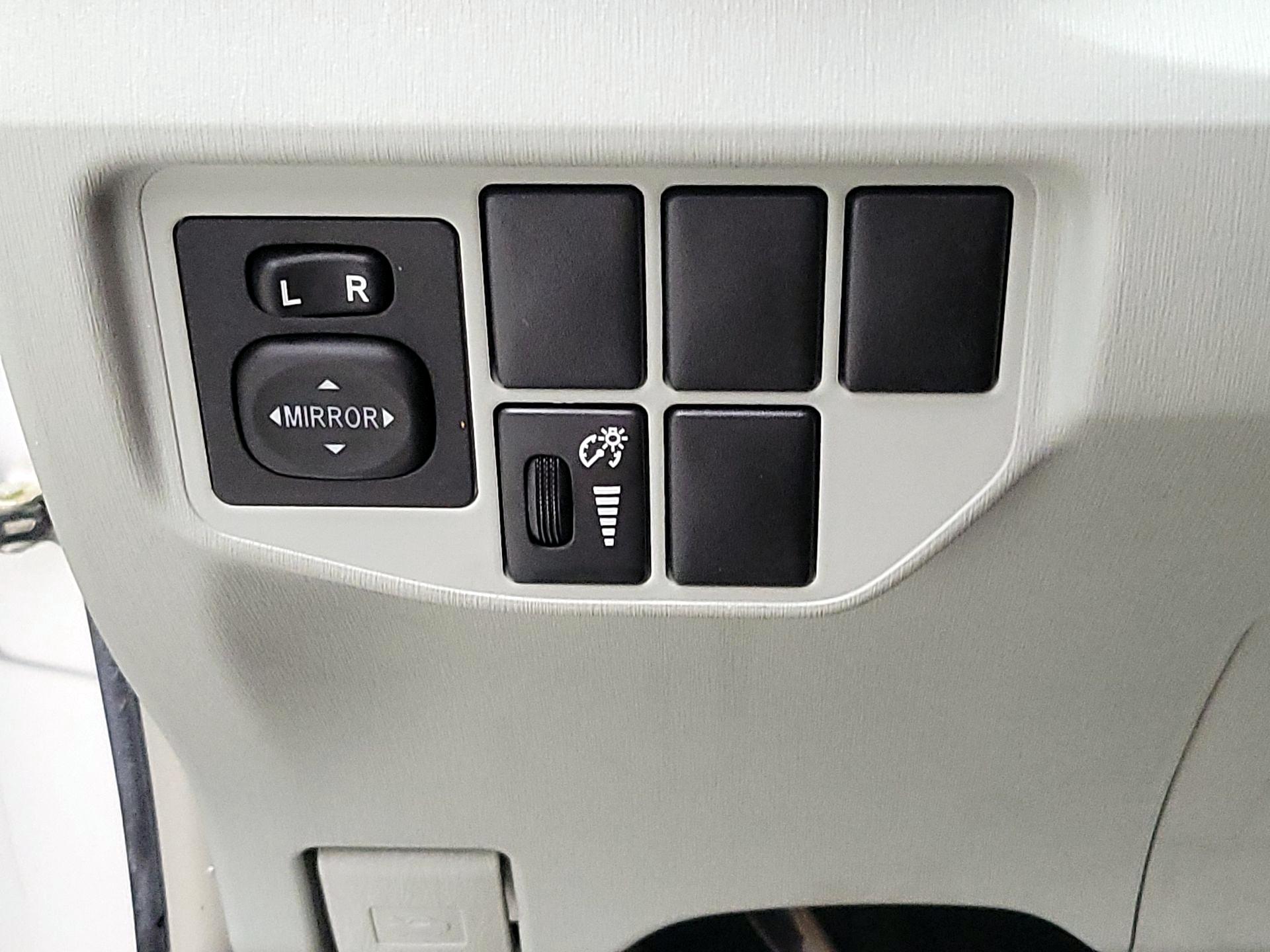 Thumbnail: 2014 Toyota Prius - 13