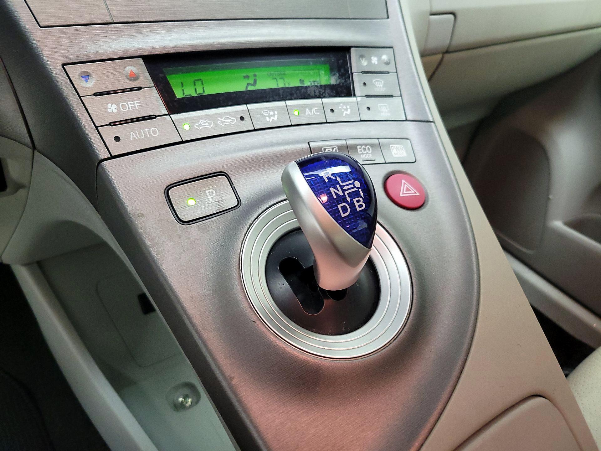 Thumbnail: 2014 Toyota Prius - 16
