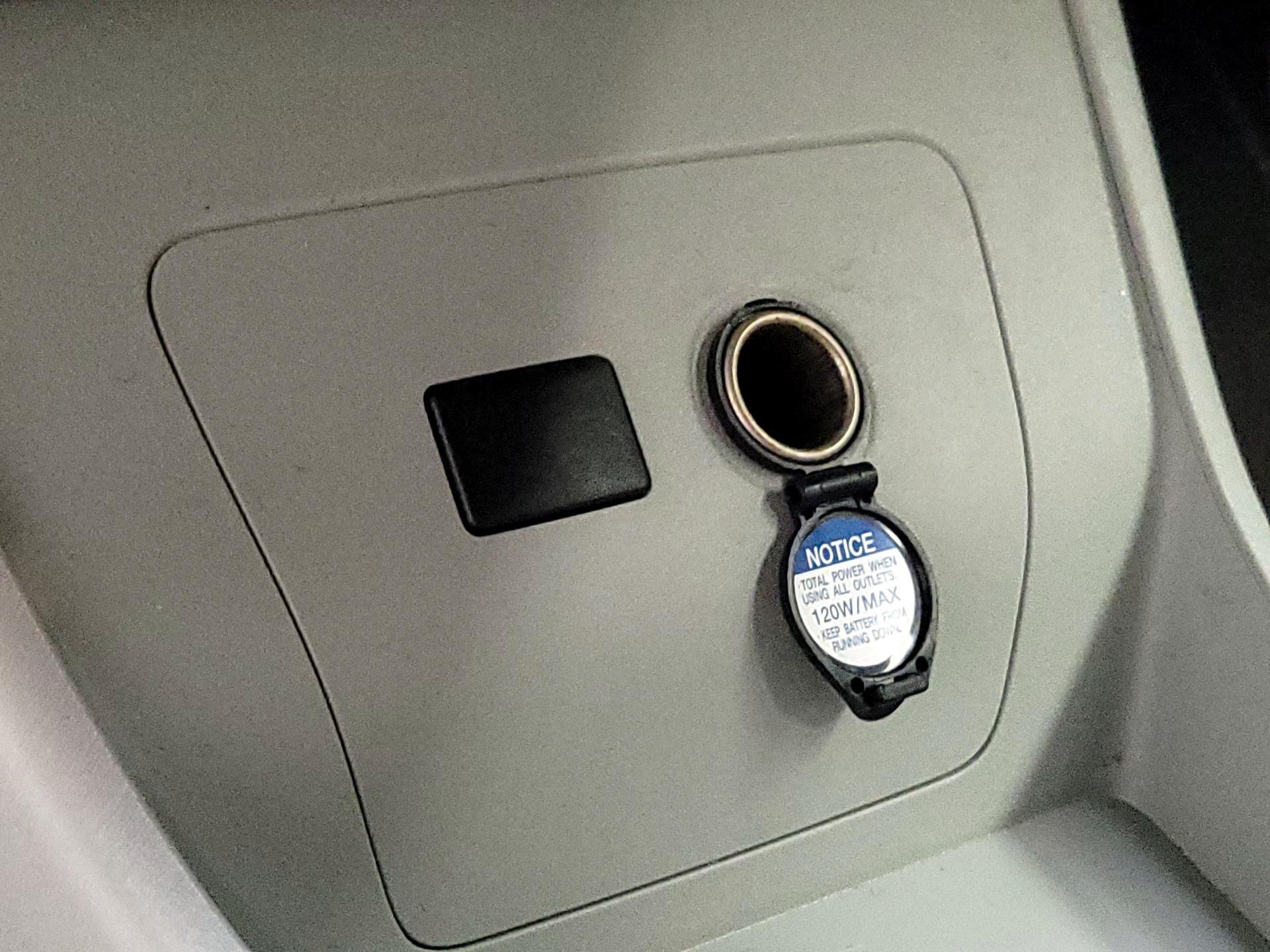 Thumbnail: 2014 Toyota Prius - 17