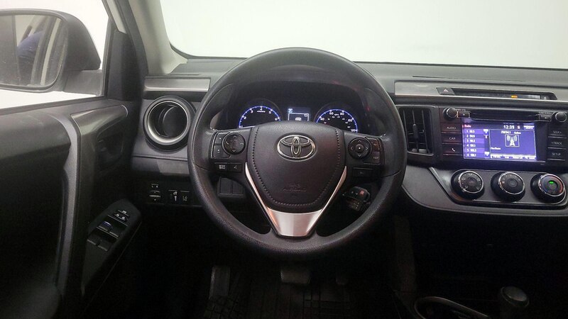 2017 Toyota RAV4 LE 10