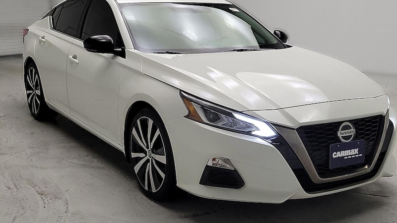 2019 Nissan Altima SR Hero Image