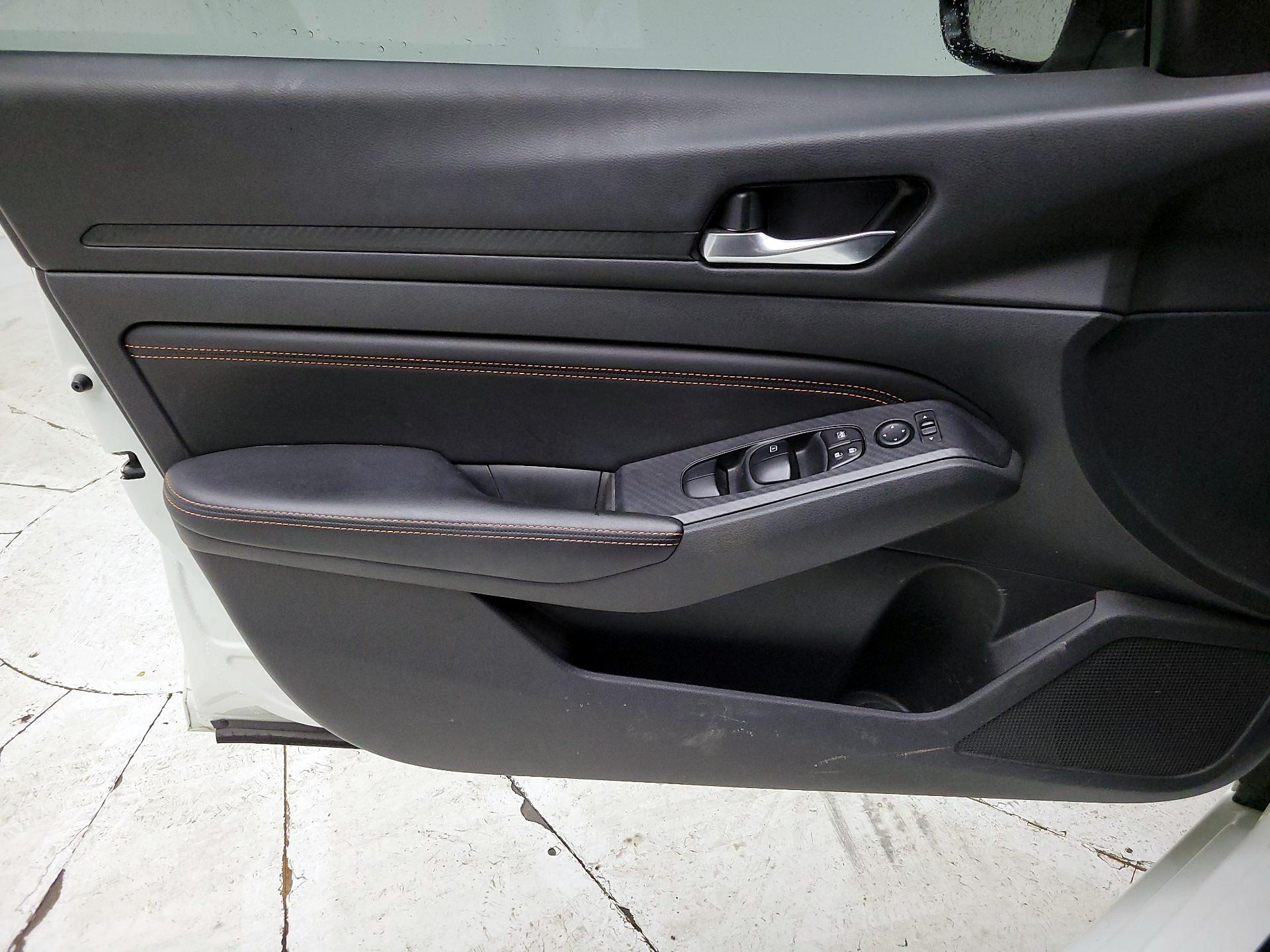 Thumbnail: 2019 Nissan Altima - 10