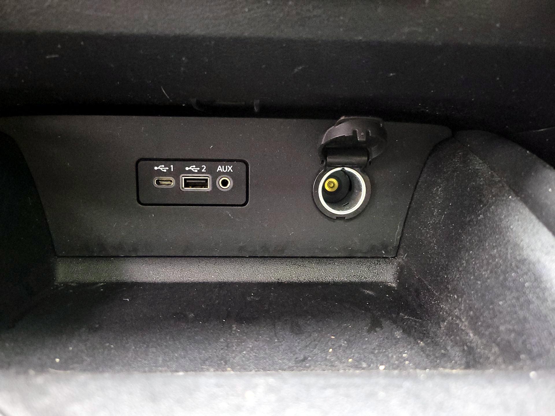 Thumbnail: 2019 Nissan Altima - 16