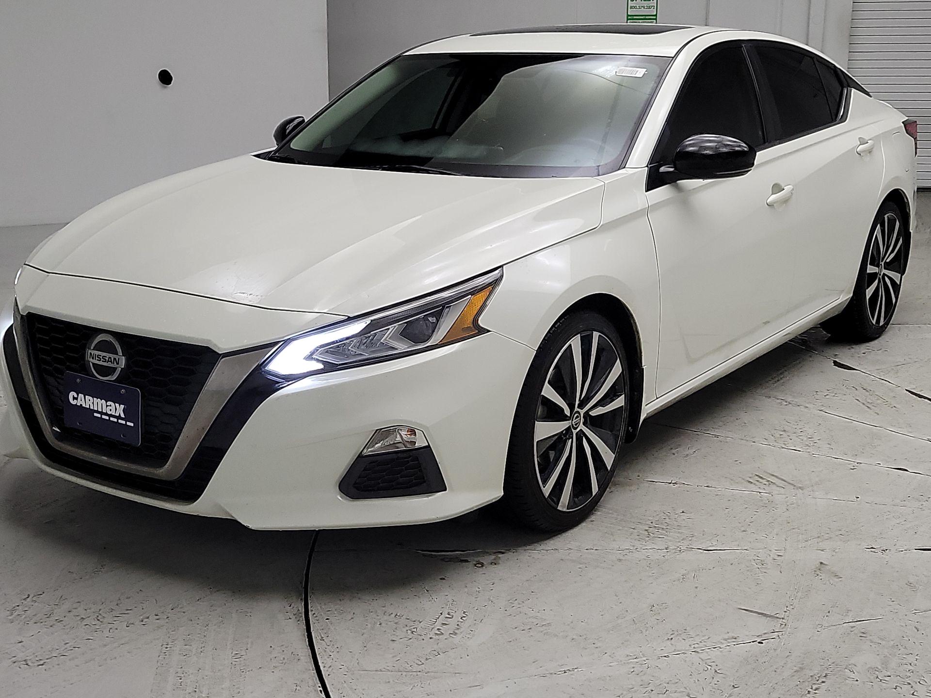 Thumbnail: 2019 Nissan Altima - 3
