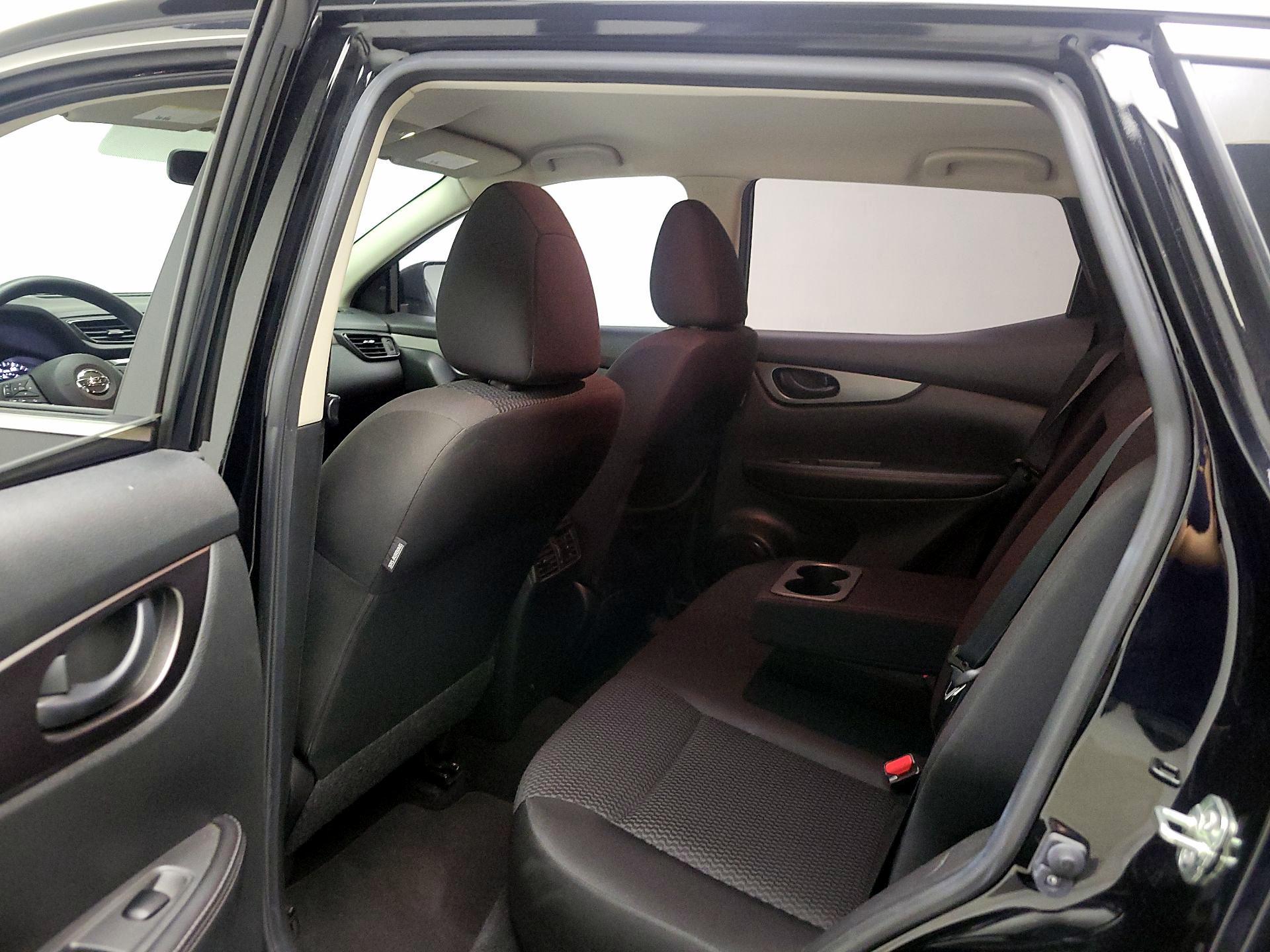 Thumbnail: 2019 Nissan Rogue Sport - 17