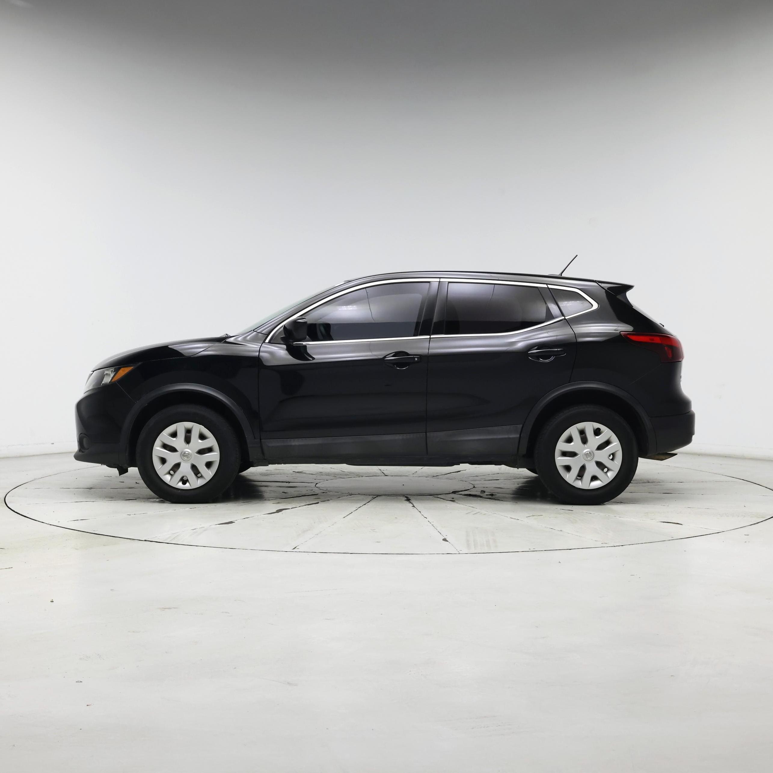 Thumbnail: 2019 Nissan Rogue Sport - 3