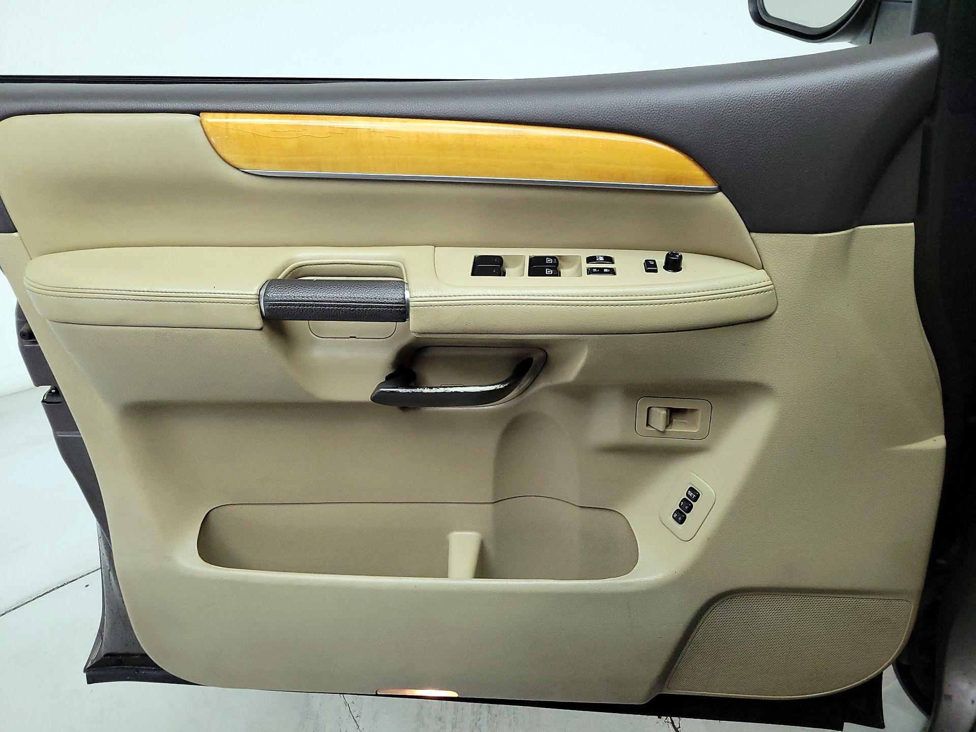 Thumbnail: 2014 Nissan Armada - 12