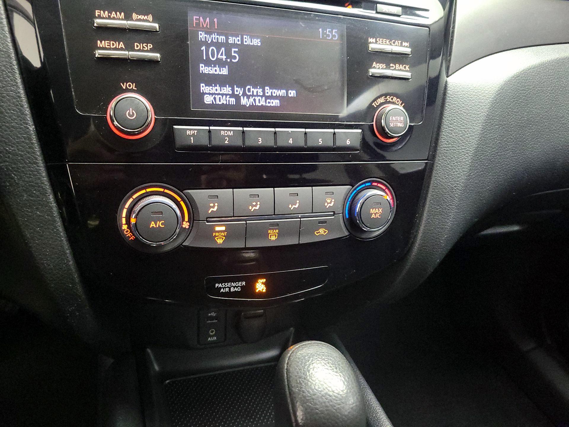 Thumbnail: 2015 Nissan Rogue - 16