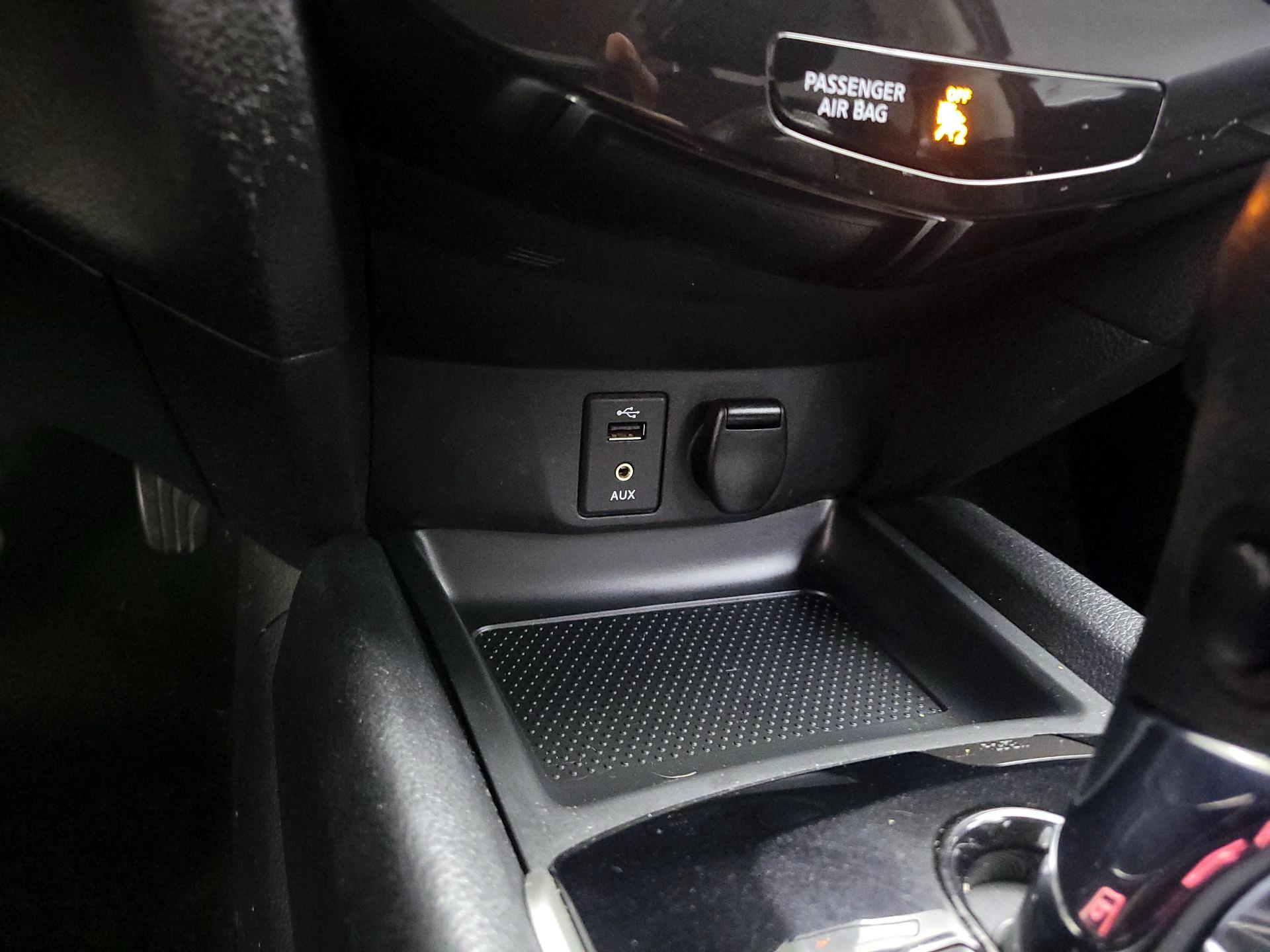 Thumbnail: 2015 Nissan Rogue - 18