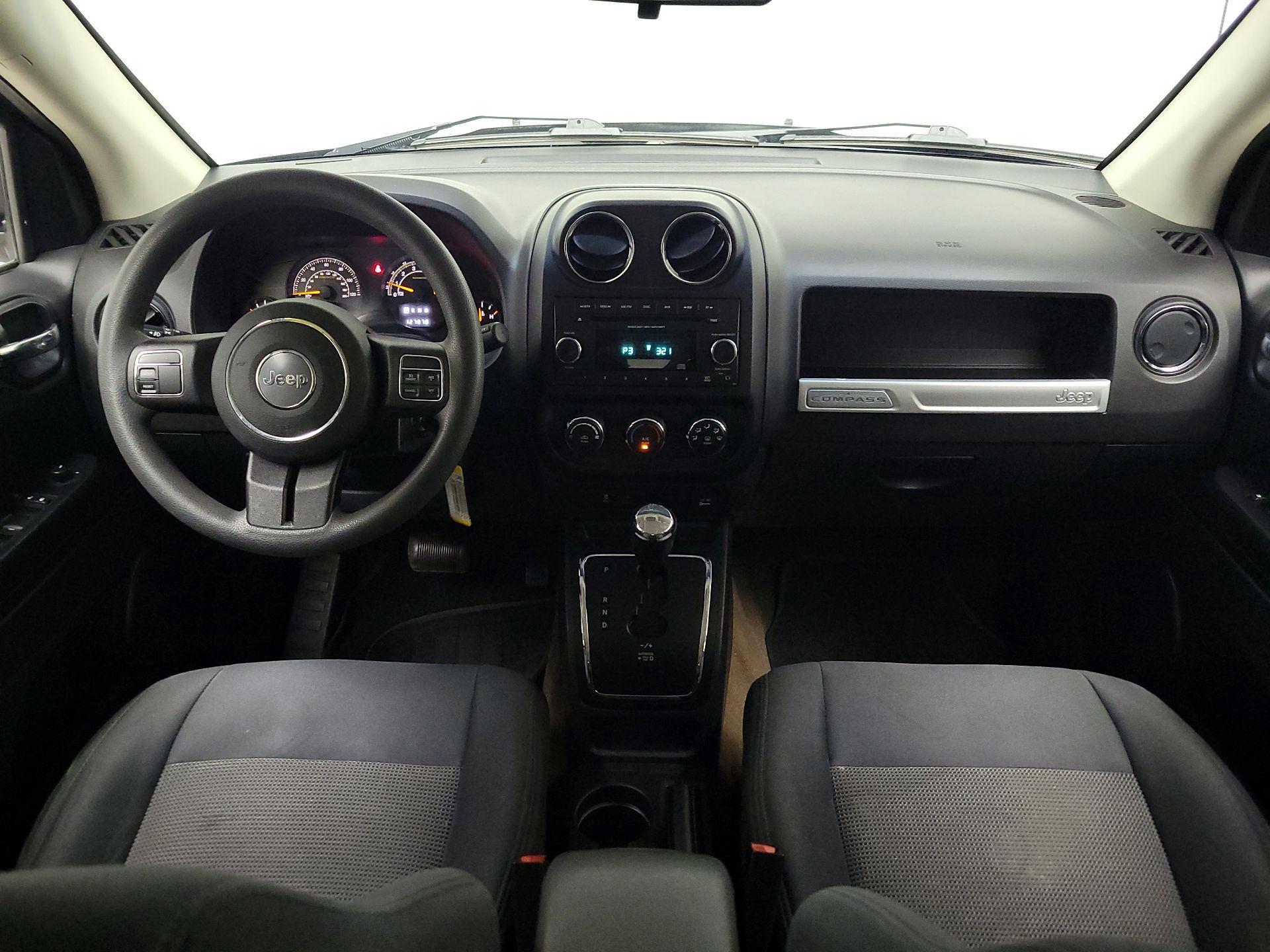 Thumbnail: 2015 Jeep Compass - 9