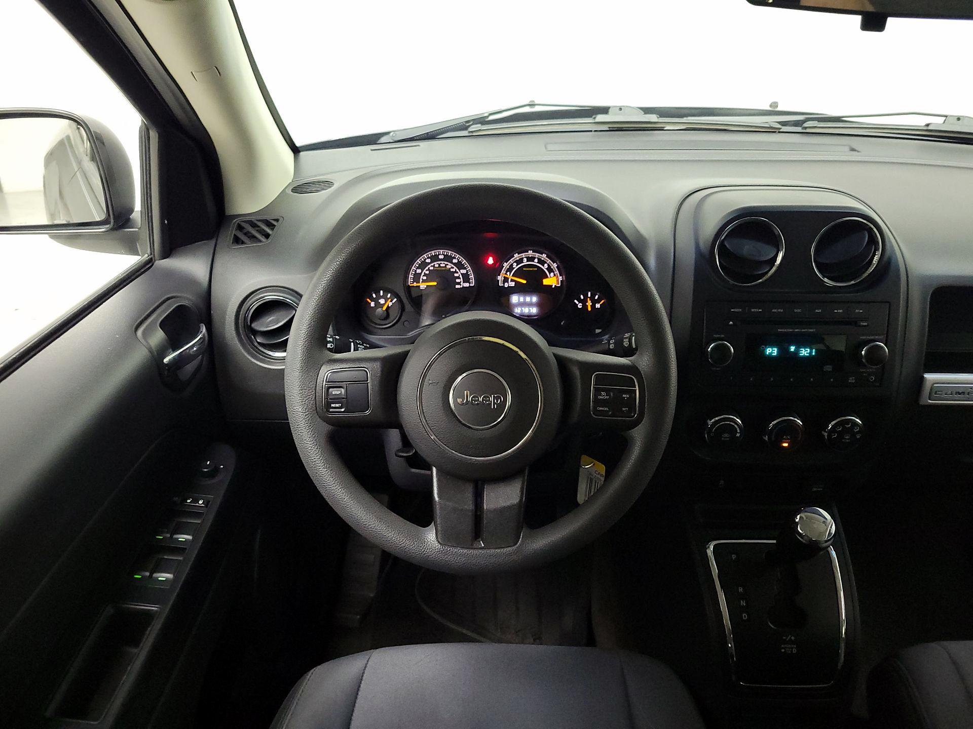Thumbnail: 2015 Jeep Compass - 10