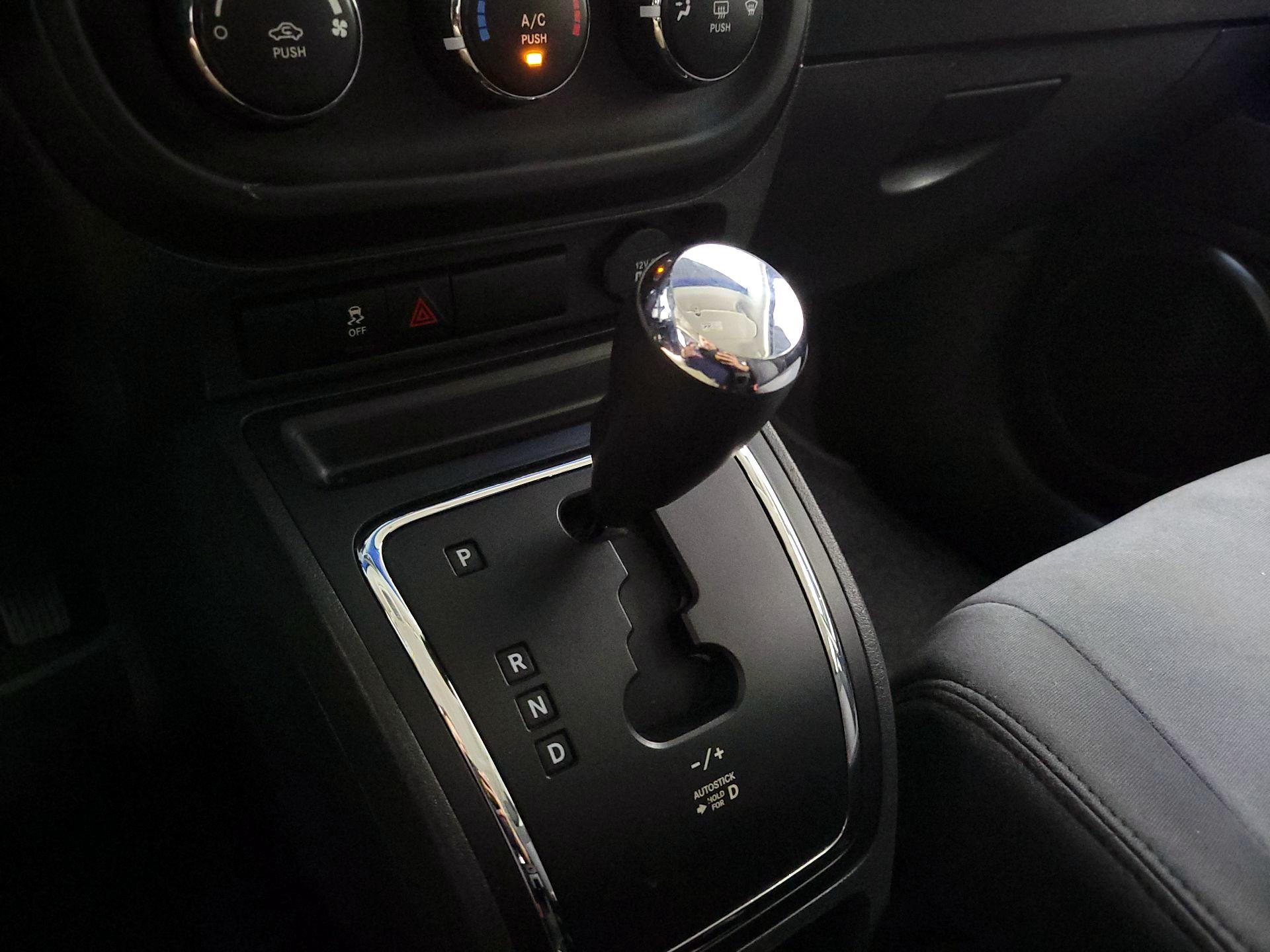 Thumbnail: 2015 Jeep Compass - 15