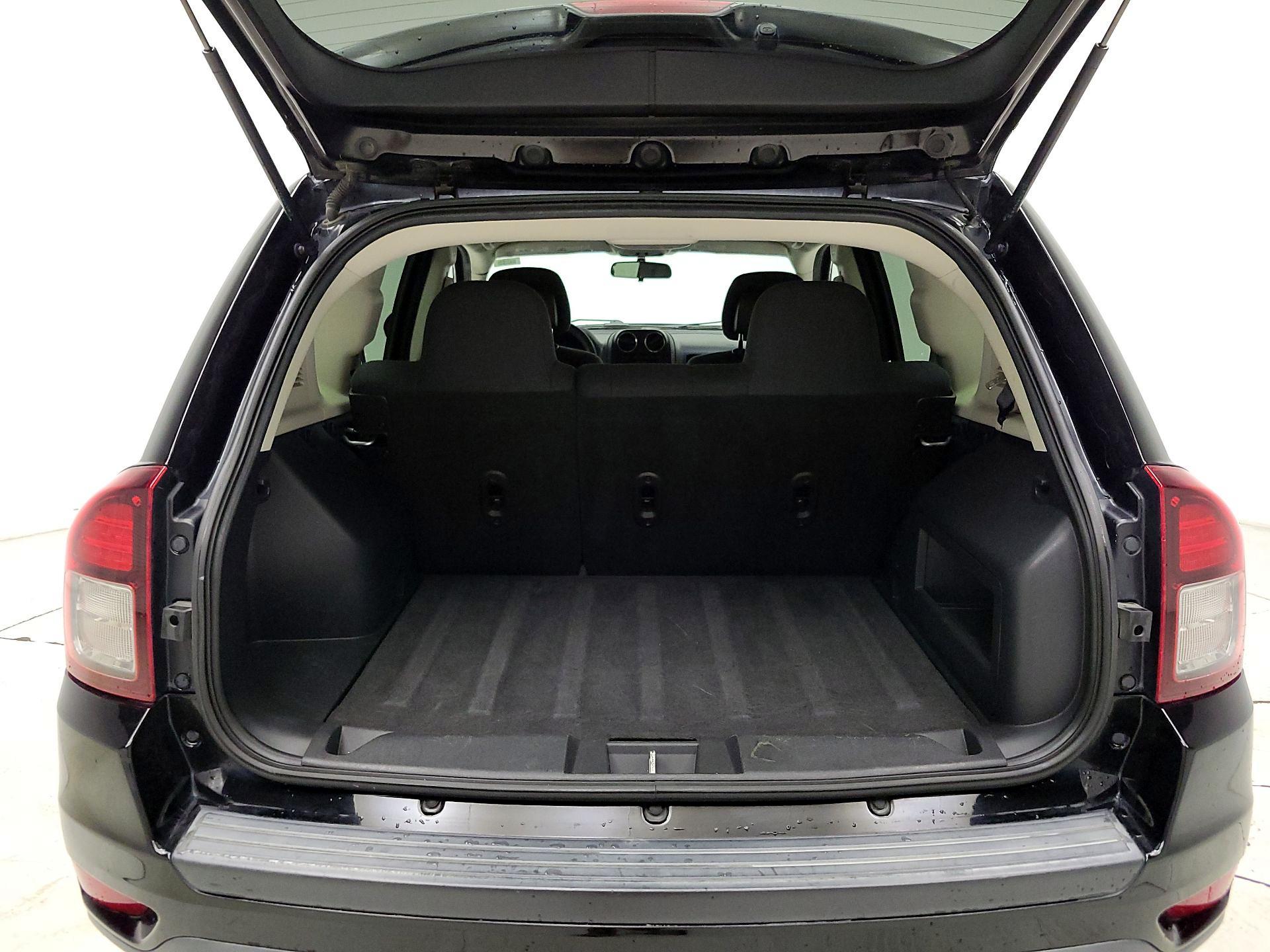 Thumbnail: 2015 Jeep Compass - 17