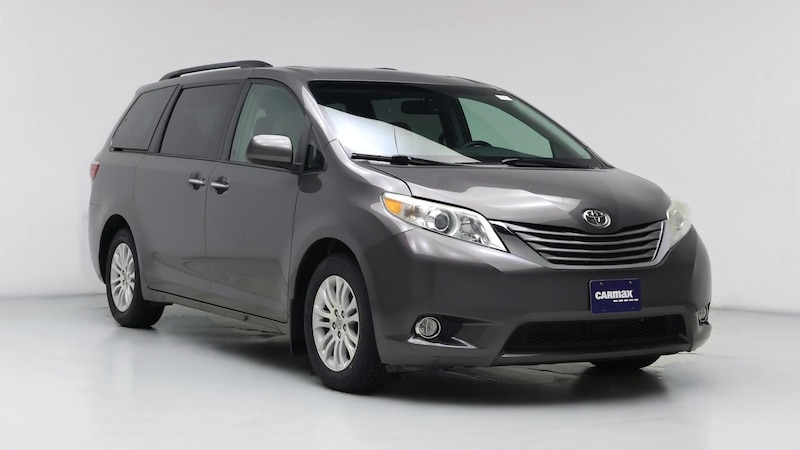 2017 Toyota Sienna XLE Hero Image